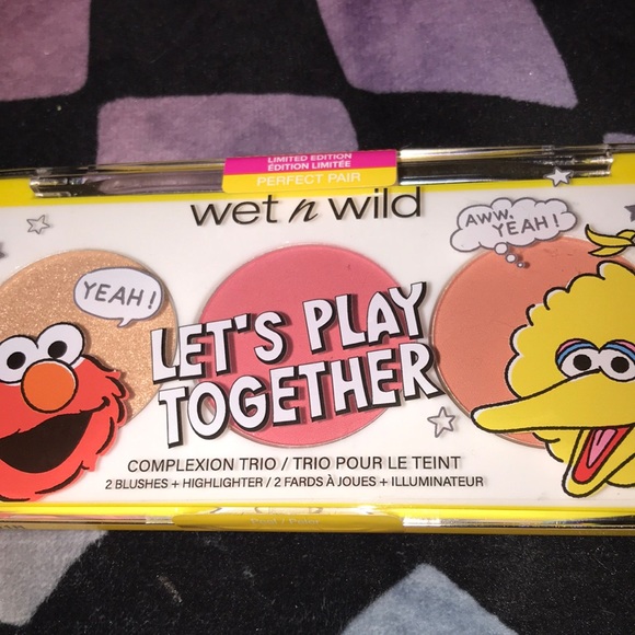 ✨🆕Wet N Wild X Sesame Street Collection “Perfect Pair” Blush & Highlighter Trio - Picture 2 of 12